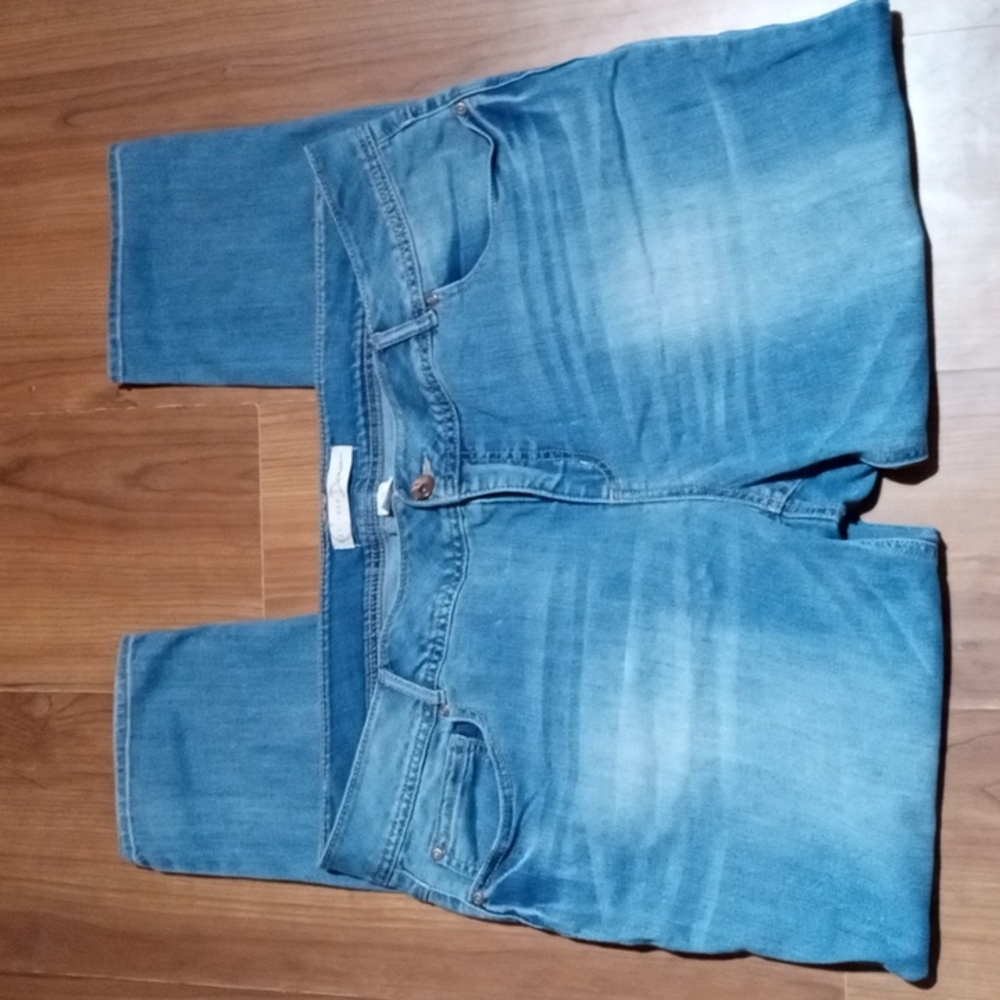 EUC plus "1946 Denim" designer classic curvy denim jeans- light wash